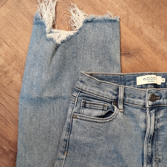 Frayed Hem Light Blue Women's Jeans - Picture 4 of 16